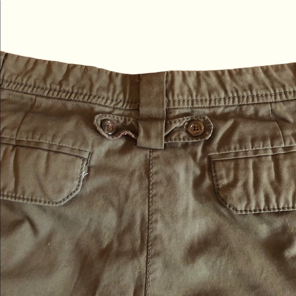 Old Navy Hunter Green Pleated Stretch Mid Rise Cuffed Shorts size 10 - Picture 6 of 9